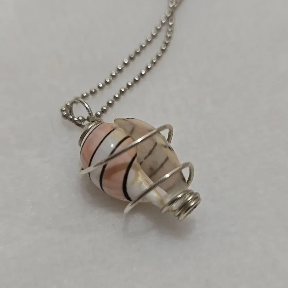 Pink Swollen Bubble Shell Necklace - Picture 4 of 8